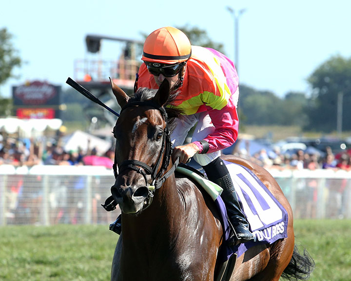 Totally Boss wins the Runhappy Turf Sprint at Kentucky Downs