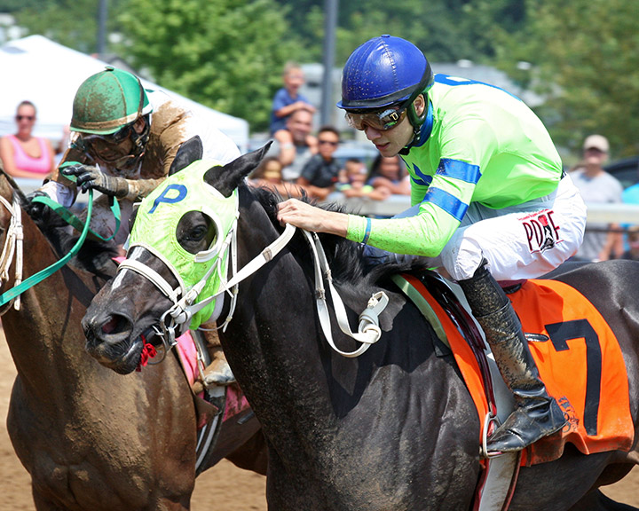 Totally Obsessed wins the 2019 Norm Barron Queen City Oaks at Belterra Park