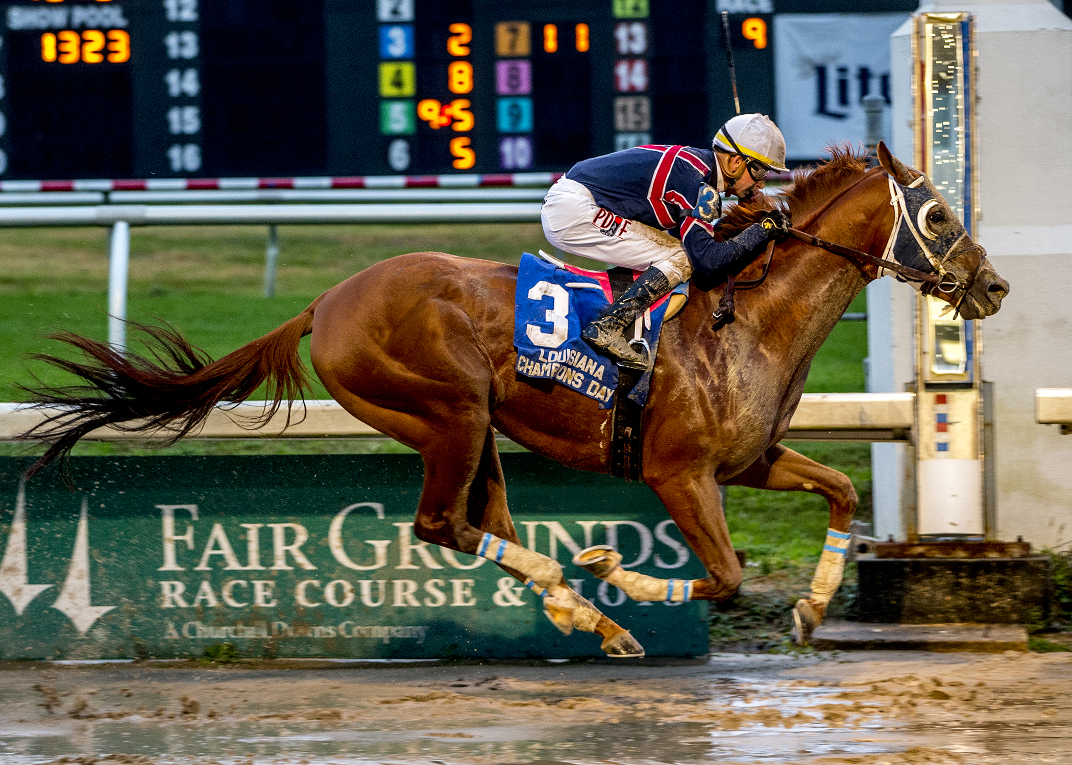 Underpressure wins the 2018 Louisiana Champions Day Classic