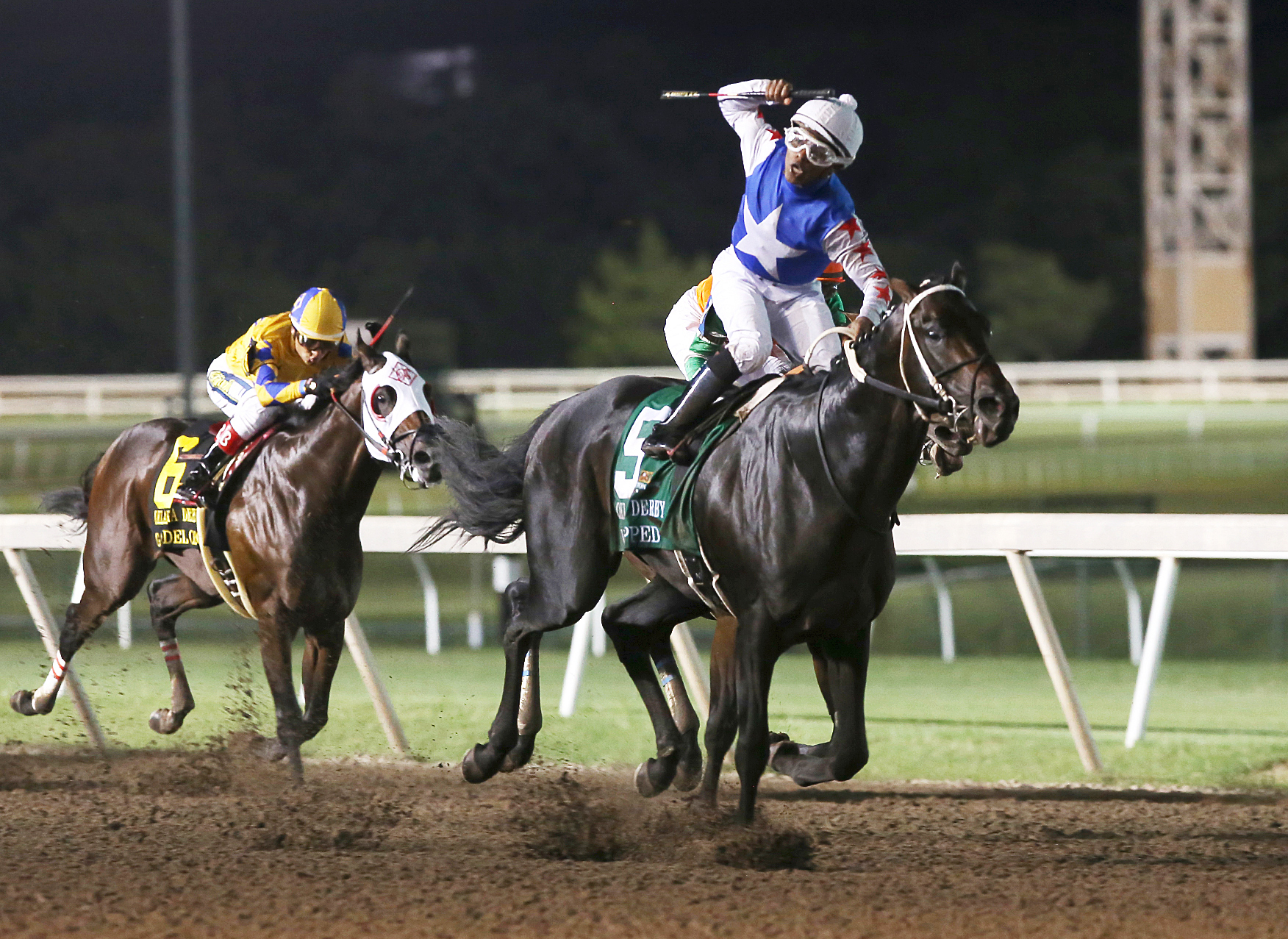 Untrapped wins the 2017 Oklahoma Derby