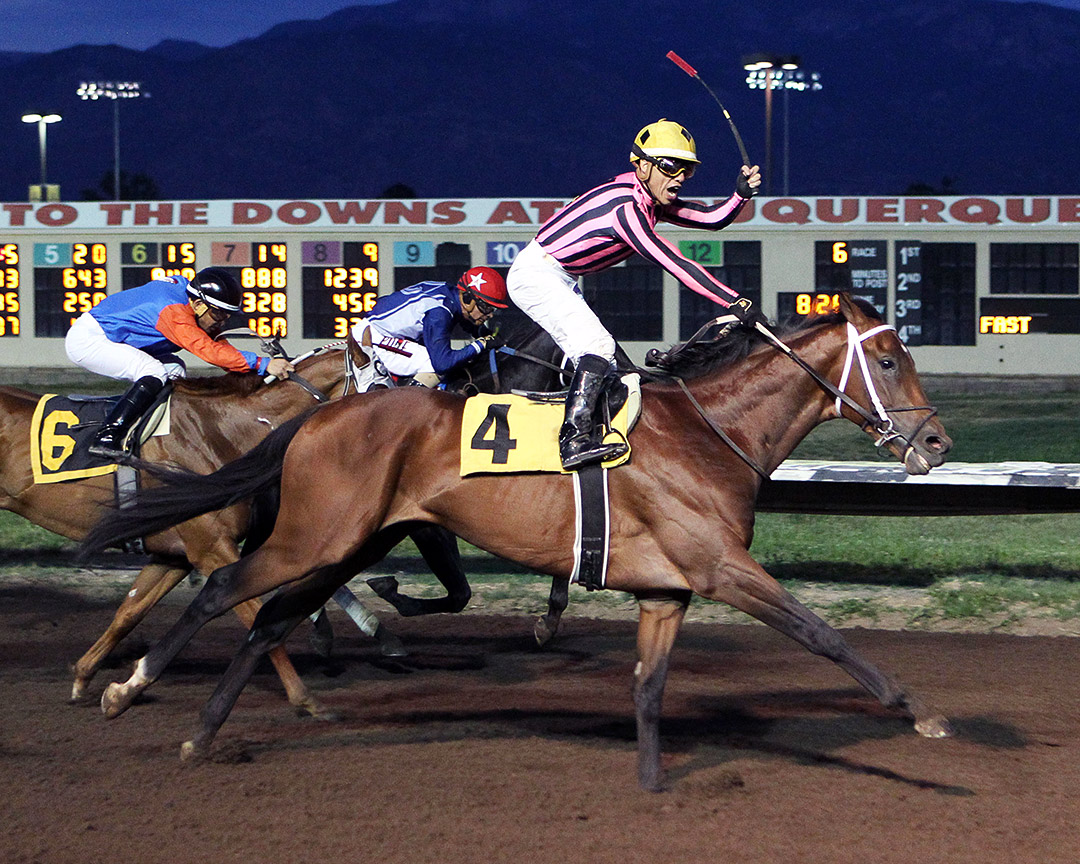 Vangilder wins the 2019 Charles Taylor Derby at the Downs at Albuquerque
