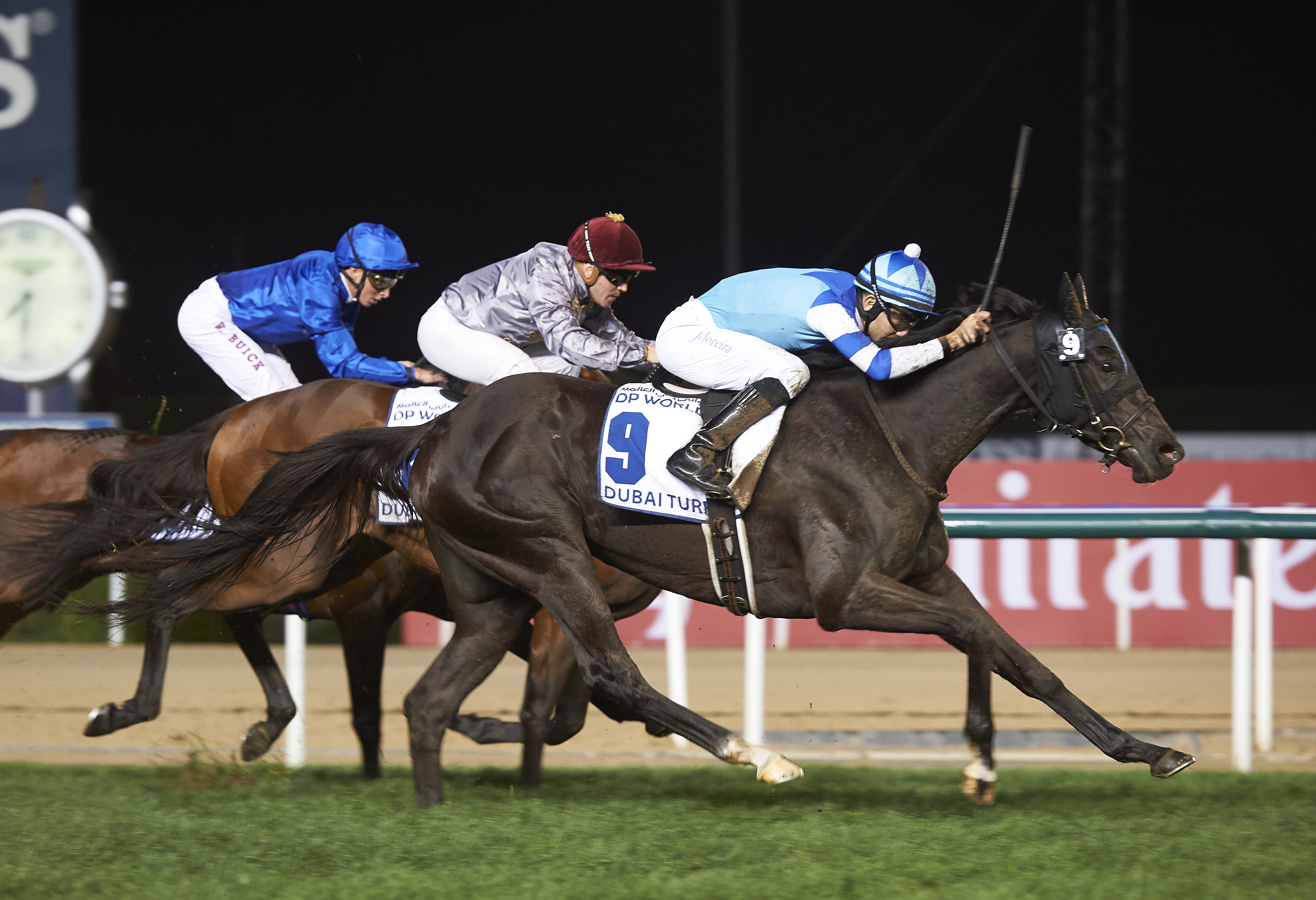 Vivlos wins the Dubai Turf
