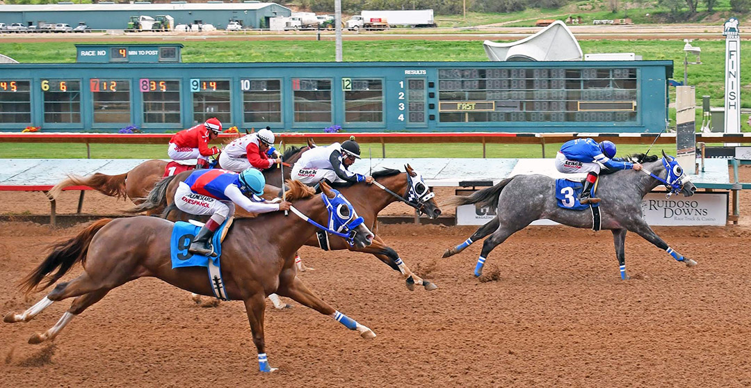 Whistle Stop Cafe wins a 2021 Rainbow Oaks trial at Ruidoso Downs