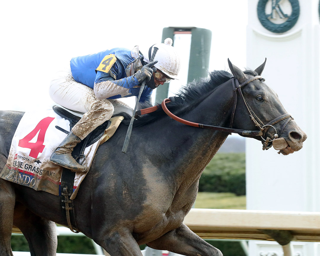 Flavien Prat guides Zandon to victory in the 2022 Blue Grass Stakes at Keeneland