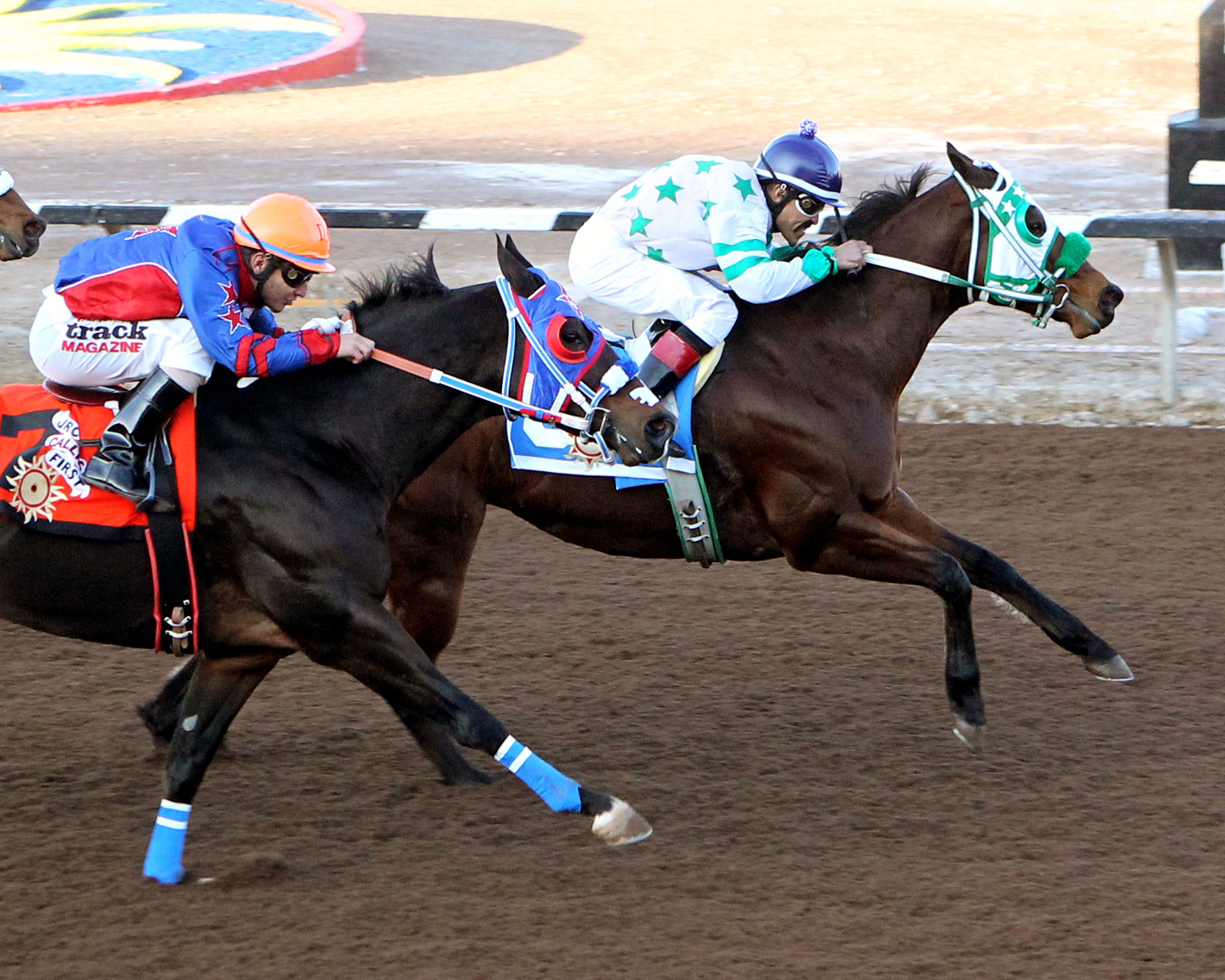 Zoomin Effortlessly wins the Championship at Sunland Park