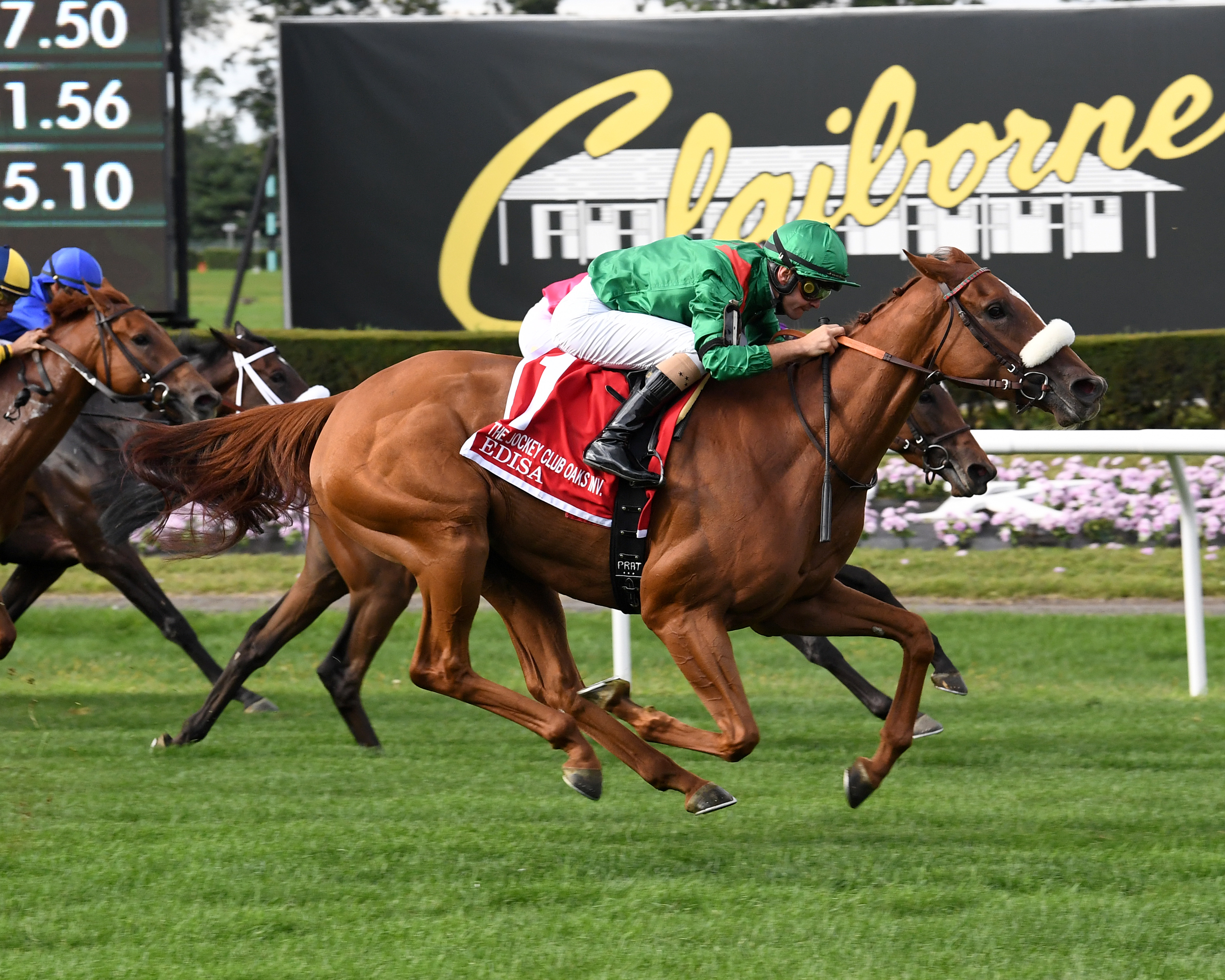 Edisa wins the 2019 Jockey Club Oaks