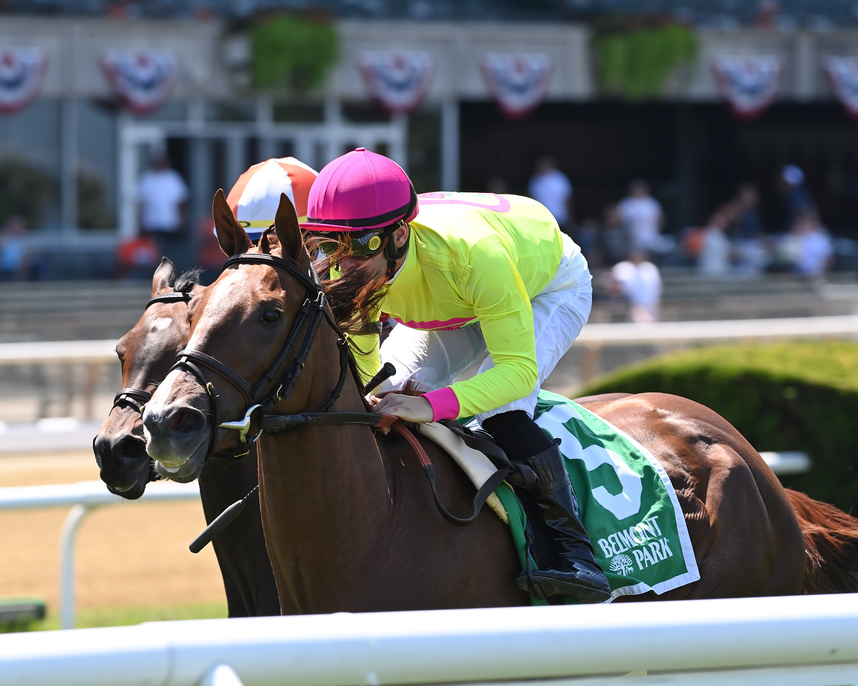 Eminent Victor wins  Wild Applause 6-25-2022