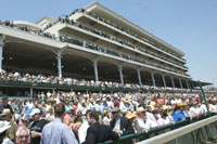 Oaks Day crowd